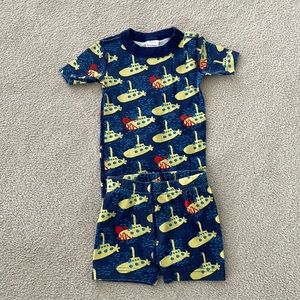 Hanna Andersson submarine shorty PJ SIZE 4